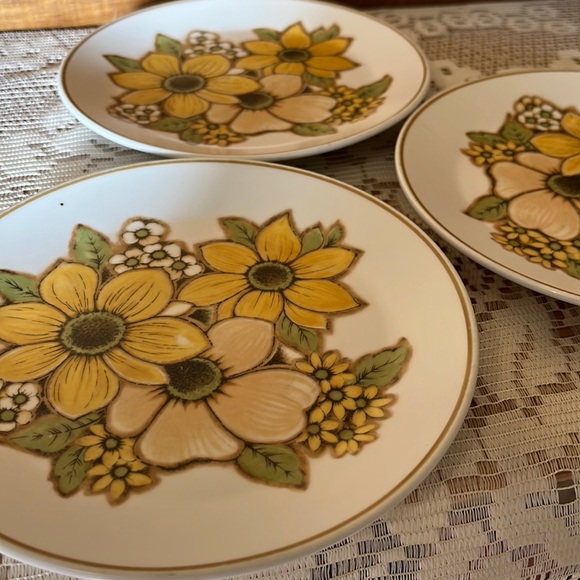 Baycrest Set Of 3 Plates - Picture 4 of 5